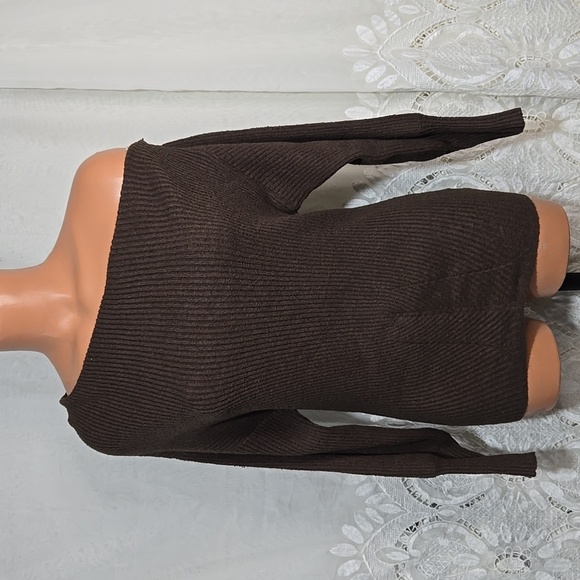 Lush Brown Off the Shoulder Sweater sz Small NWT - Picture 1 of 6